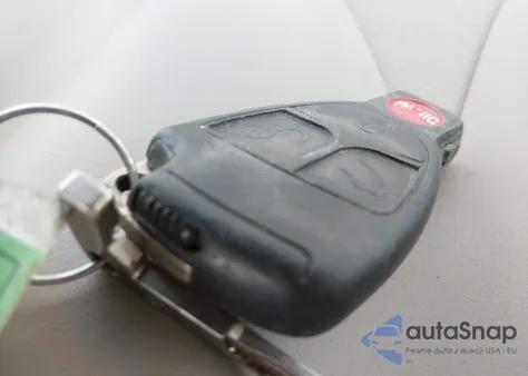 2005 Mercedes-Benz Sl 500 из США, поврежденный, VIN WDBSK75F15F092280